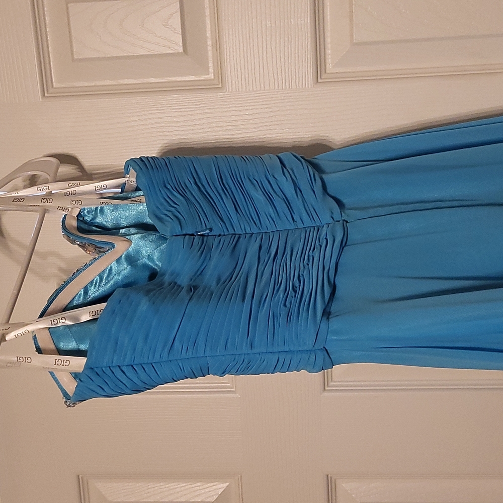 PROM DRESS!! - Picture 3 of 3